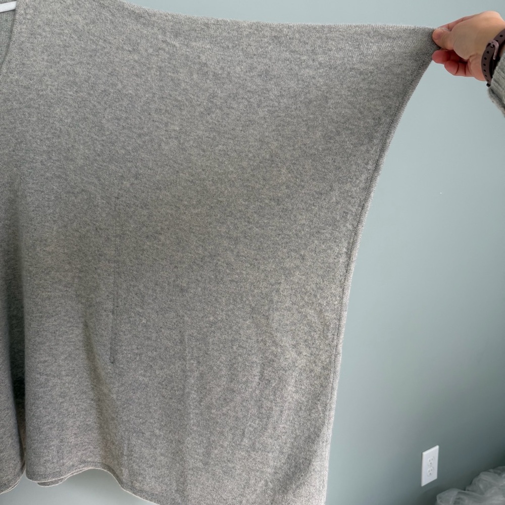 Seaton 100% Cashmere Luxury Heather Gray V-Neck Poncho Sweater - Picture 5 of 15